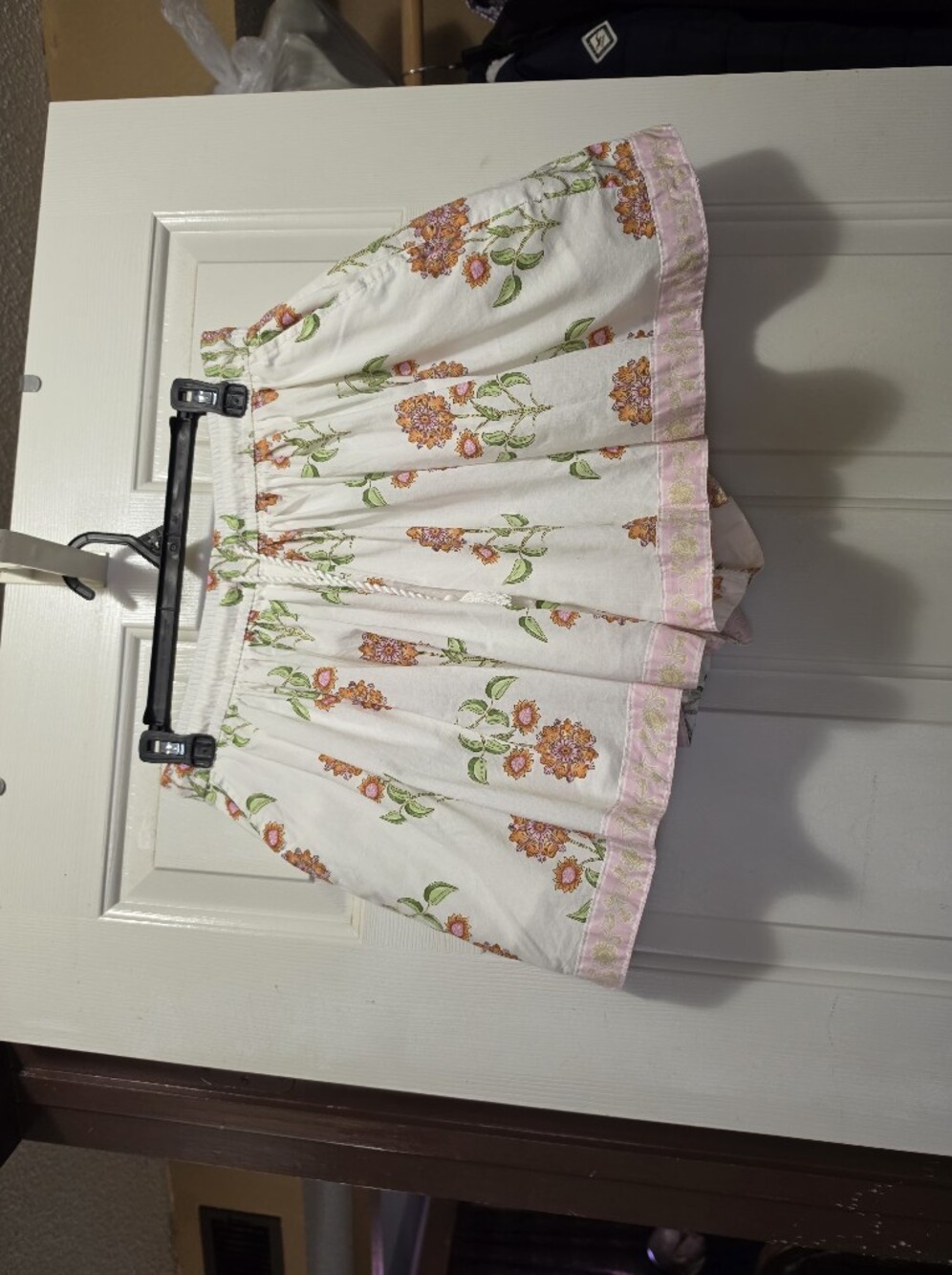 Old Navy White Floral Drawstring Women's Shorts with Pink Trim